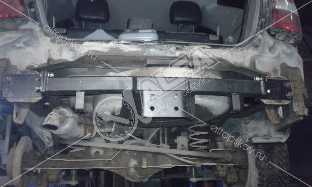 Установка фаркопа Kia Sorento 2007 г.в. (с подрезкой бампера)