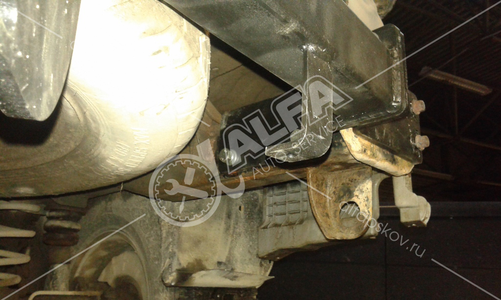 Установка фаркопа Kia Sorento 2007 г.в. (с подрезкой бампера)